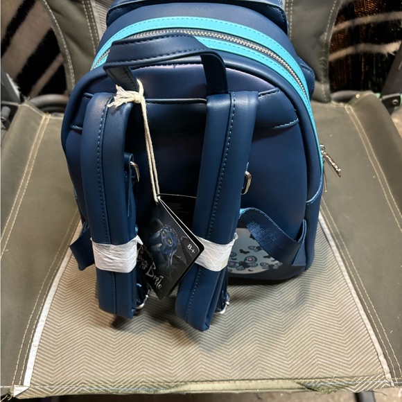 Loungefly Corpse Bride Wedding Cake Figural Mini Backpack - Picture 2 of 2